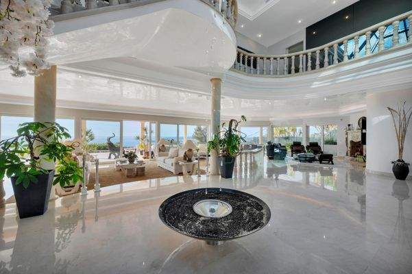 Living area in villa in Costa d'en Blanes 6