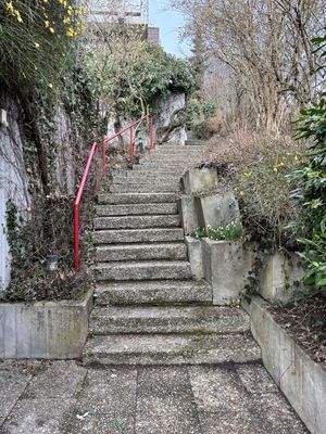 Aufgang zur 1. Ebene