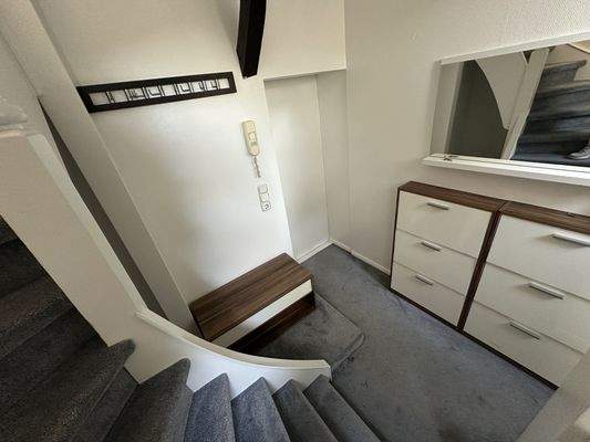 Wohnungseingang/Flurbereich Bild 1