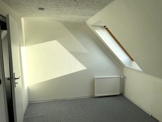 halbes Zimmer im DG