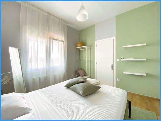 025598b7456241a5bb55b1b714bfaebc-original