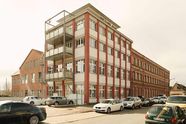 Blick von außen auf das Gebäude