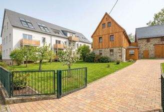 KI Visualisierung Gasthof und Dreiseitenhof