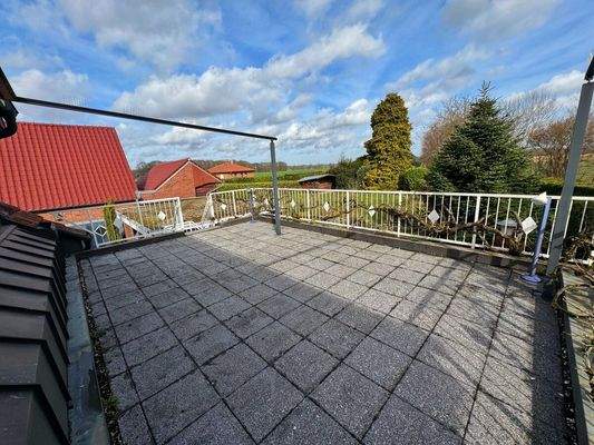 Dachterrasse mit elektr. Markise