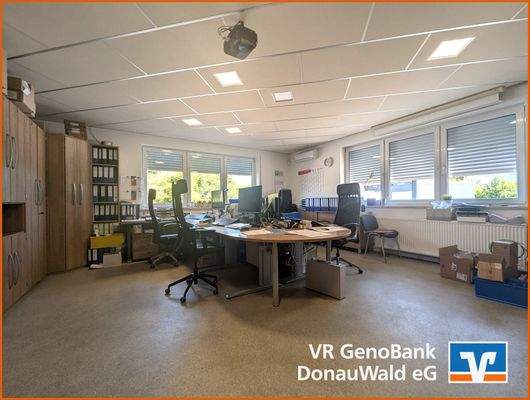 Geräumiger Büroraum