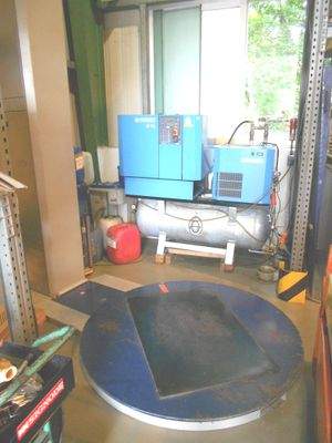 Stretchanlage und Kompressor mit Ölabscheider