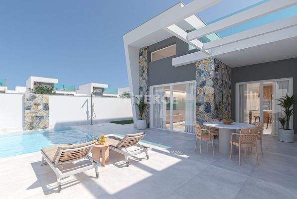 One-Level Villas with Pool and Solarium in Los Alcázares Murcia