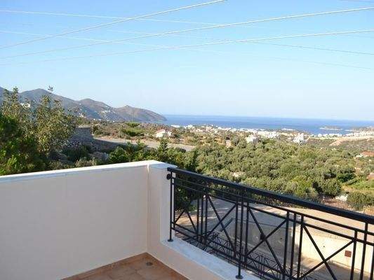 Kreta, Agios Nikolaos: Exklusive Immobilie zu verkaufen. Luxuriöse Villa mit fünf Schlafzimmern