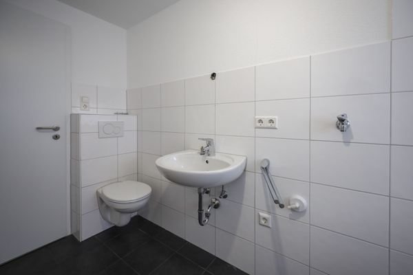 Badezimmer Wohnung EG