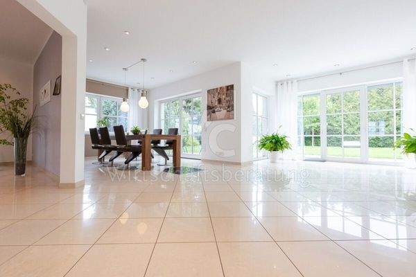 Wohn-/ Esszimmer