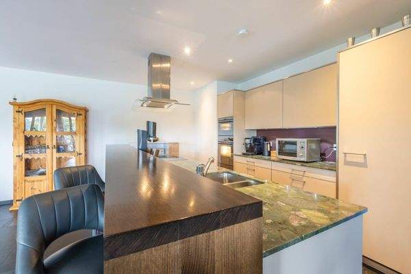 offenes Wohnen/Essen/Kochen mit Kochinsel