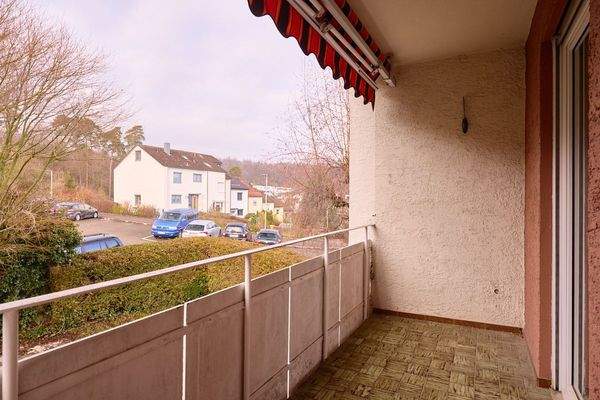 Blick zum überdachten Balkon