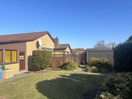 Sicht auf die Nebengebäude