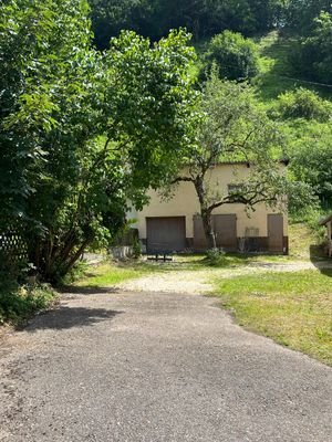 Bauplatz mit Garage u. STall.jpg