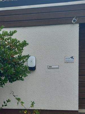 Wallbox und Kamera-Überwachung