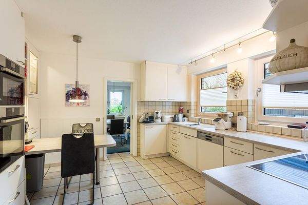 Die großzügige Küche aus 2016