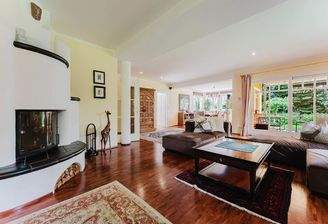 Im Wohnbereich sorgt der Kachelofen für wohlige Wärme