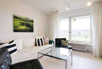 141 Wohnzimmer Schlafcouch (1 von 1)