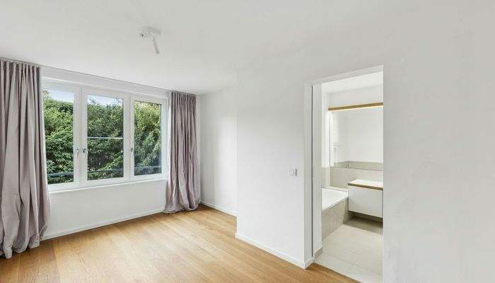 Schlafzimmer mit En-Suite Badezimmer