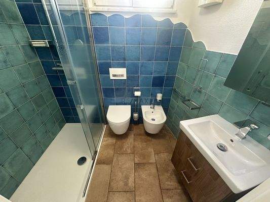 Bad in ausgebauter Garage