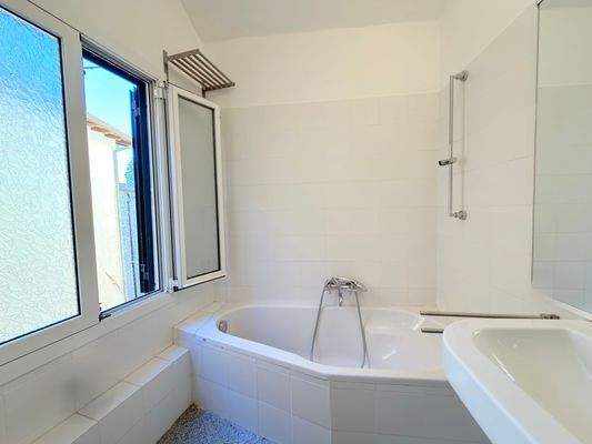 AT_1051_TERRA_ITALIA_IMMOBILIEN_REAL ESTATE_FOR SA