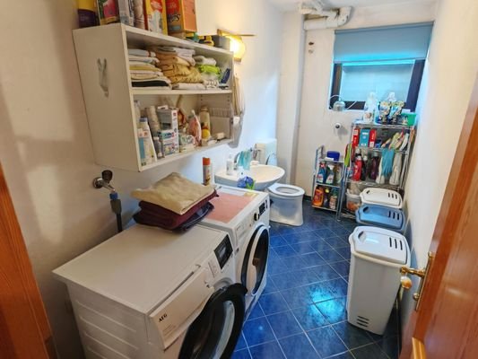 Waschraum mit WC (KG)