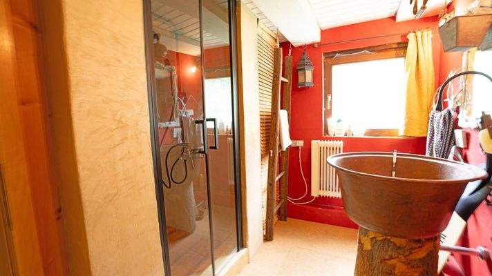 Sauna und Bad im Untergeschoss