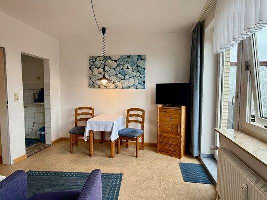 Essbereich mit Balkonzugang