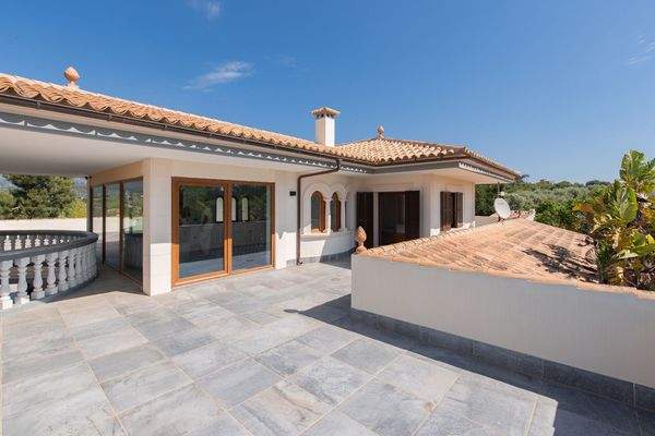 Terrasse im Obergeschoss