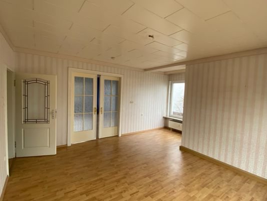 Blick von Terrassentür ins Wohnzimmer, EG.jpg