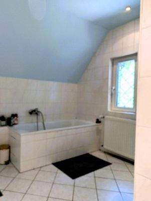 Badbereich mit Wanne