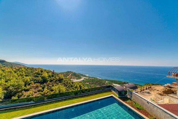Manor House with Private Pool Near Beach in Kargicak Alanya