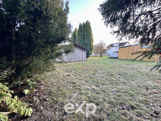 Grundstück mit Hütte 