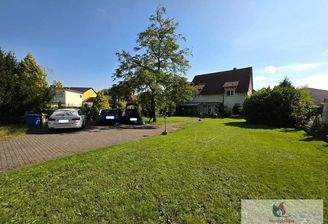 Garten + Parkplätze Hinterhaus