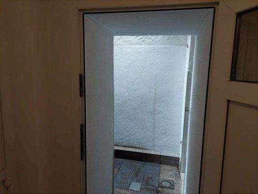 Ausgang zum -Hof-/Abstellraum