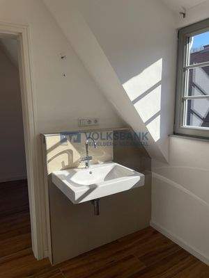 Sonnig und lichtdurchflutet