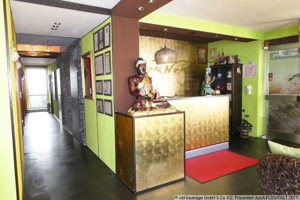 Gewerbe-Blick in den Flur