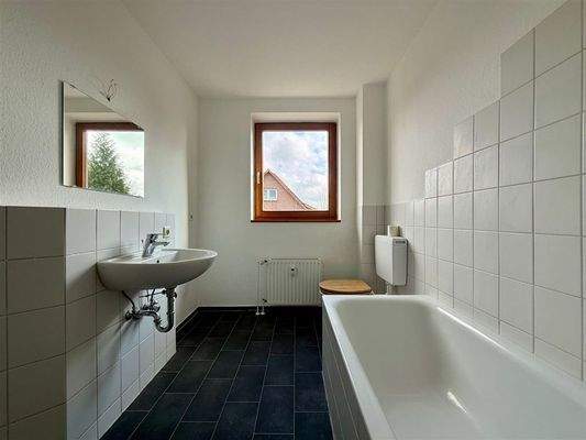 Wannenbad mit Fenster