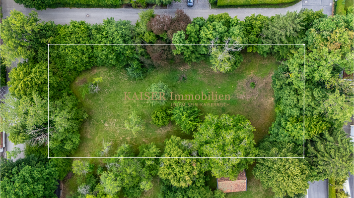 Baugrundstück im Herzen von Berg