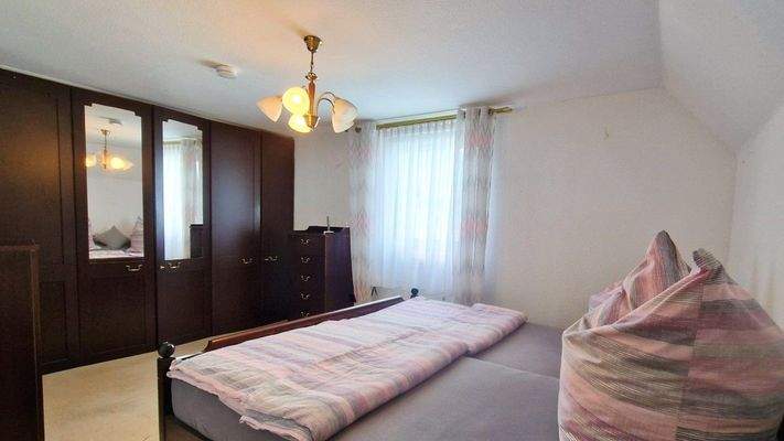 Altbau - DG - Schlafen/Kind