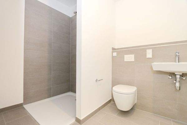 Markenbad mit Dusche