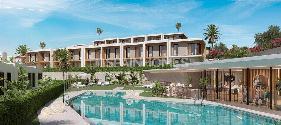 Sea View Townhouses Featuring Private Gardens in Mijas