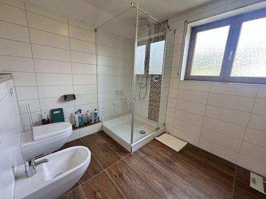 Badezimmer saniert DG