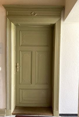 historische Eingangstür