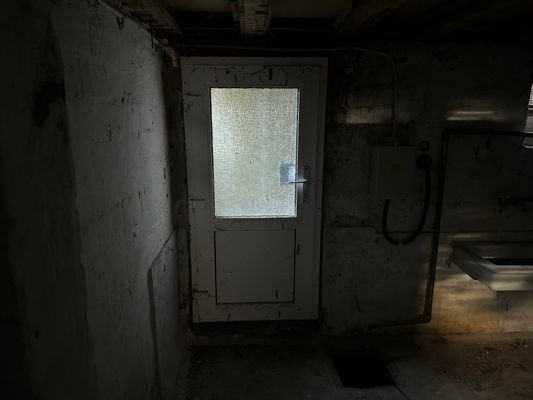 Ausgang Keller