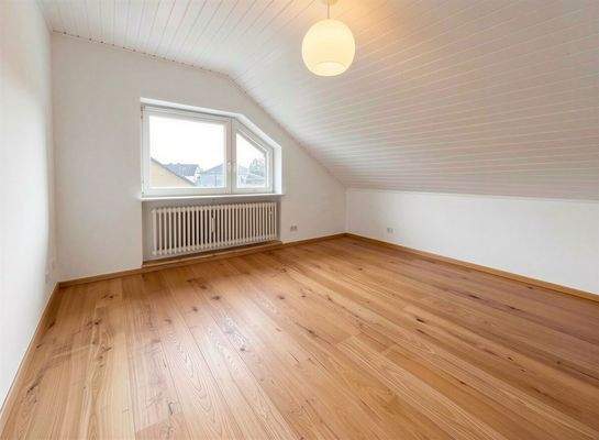 Dachgeschoss renoviert (KI)