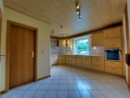 Küche mit EBK im EG - Ansicht I