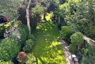 toller Ausblick auf den Garten