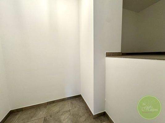 ... mit großer Abstellkammer und ...