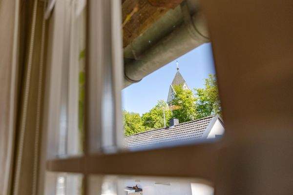 Zimmeraussicht zur Kirche